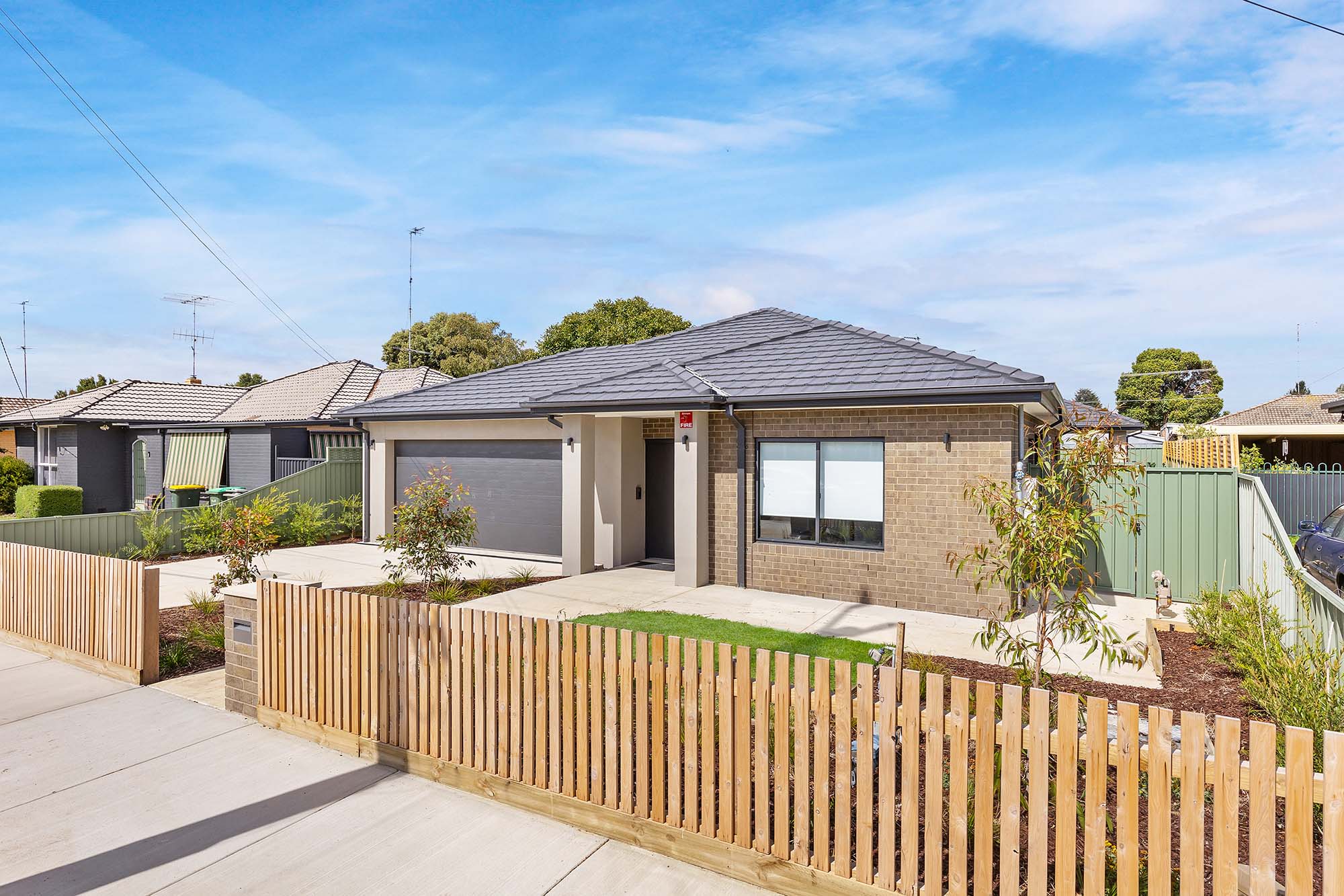 Modern 3 bedroom home with High Physical Support features available! — Home image 2