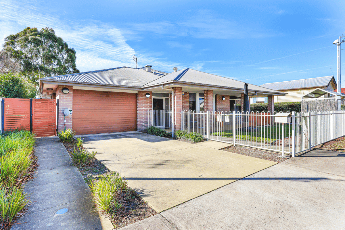 Enjoy this quiet residential home, close to community amenities in Armidale