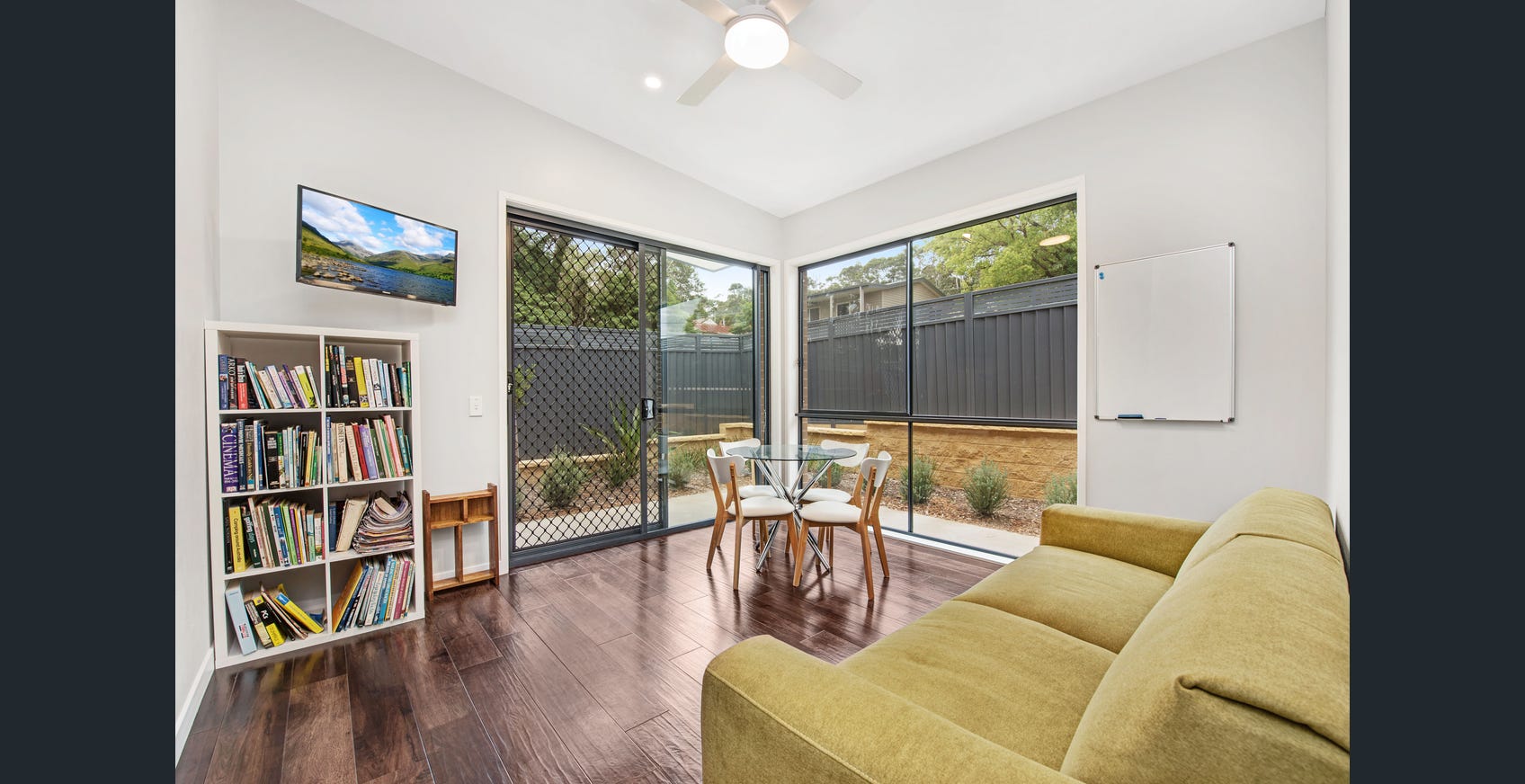 Studio Apartments - Fennell Bay — Home image 2