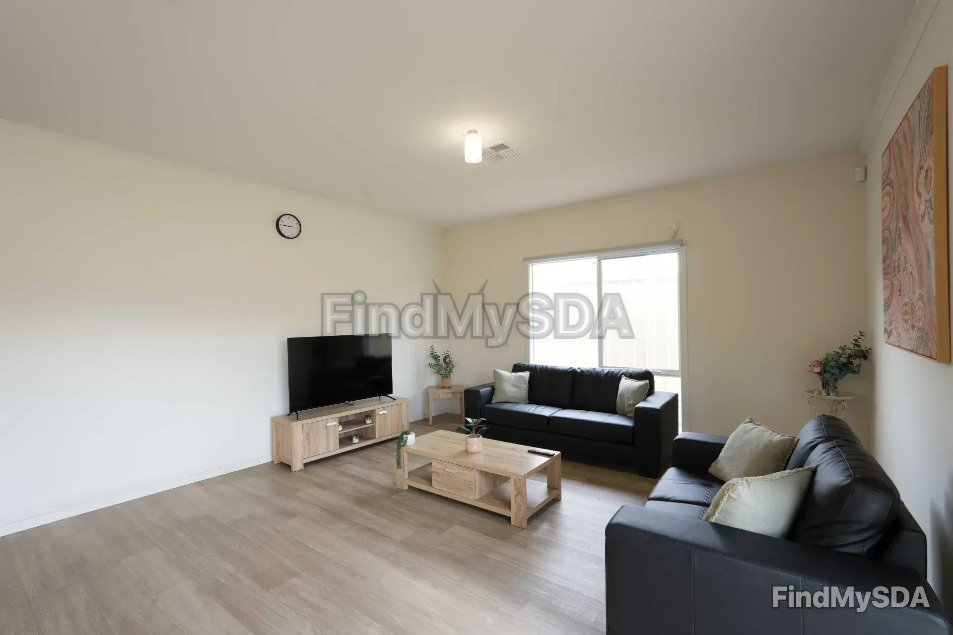 Miles Street — Home image 3