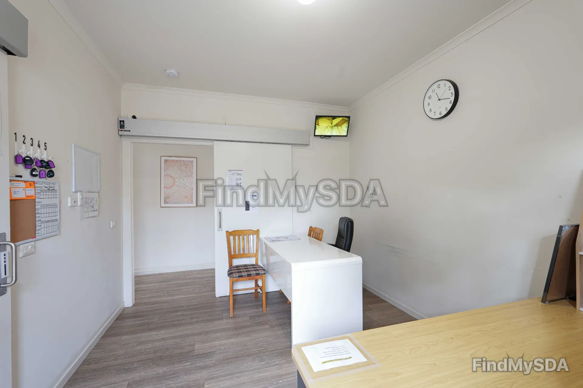 Miles Street — Home image 9