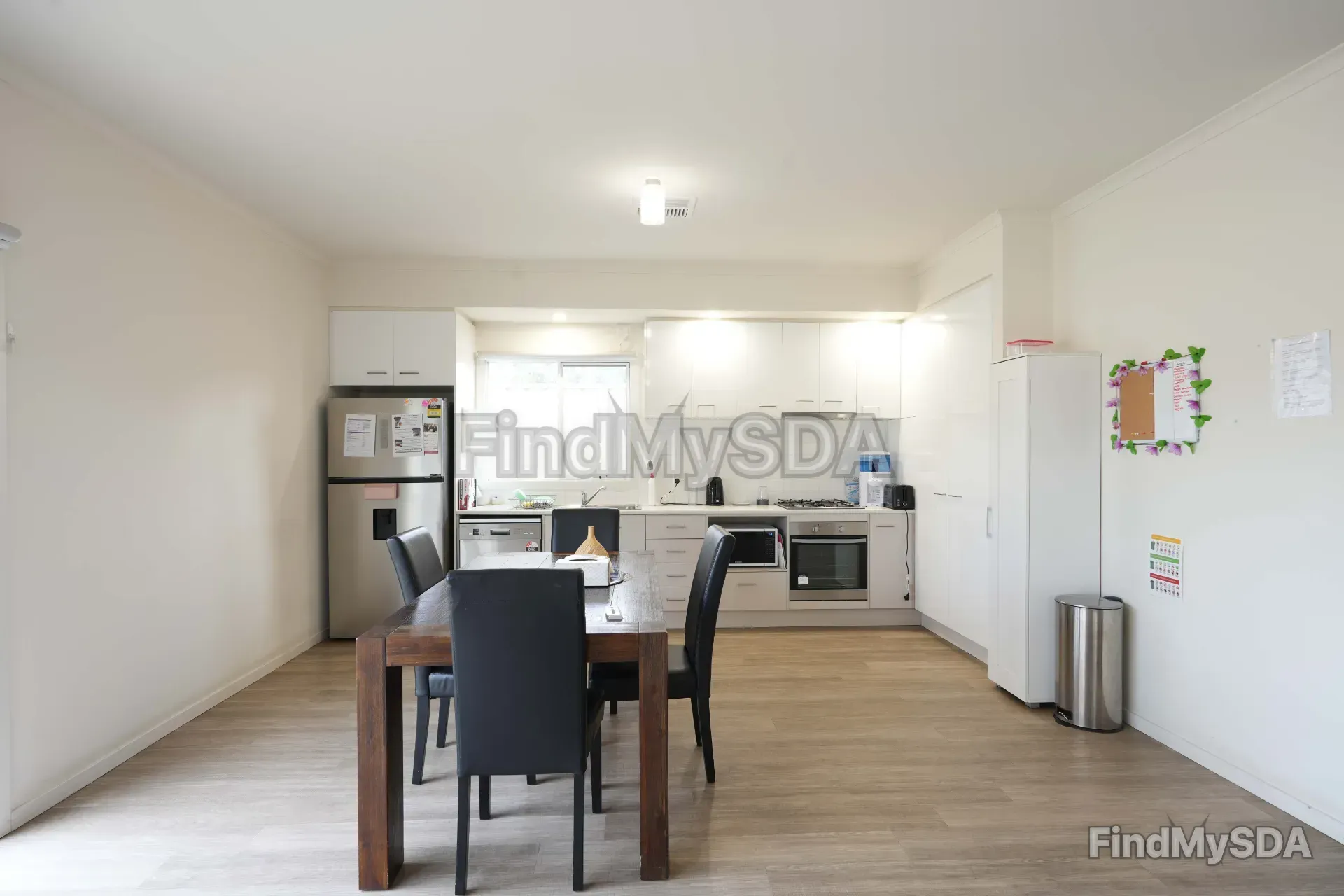 Miles Street — Home image 11