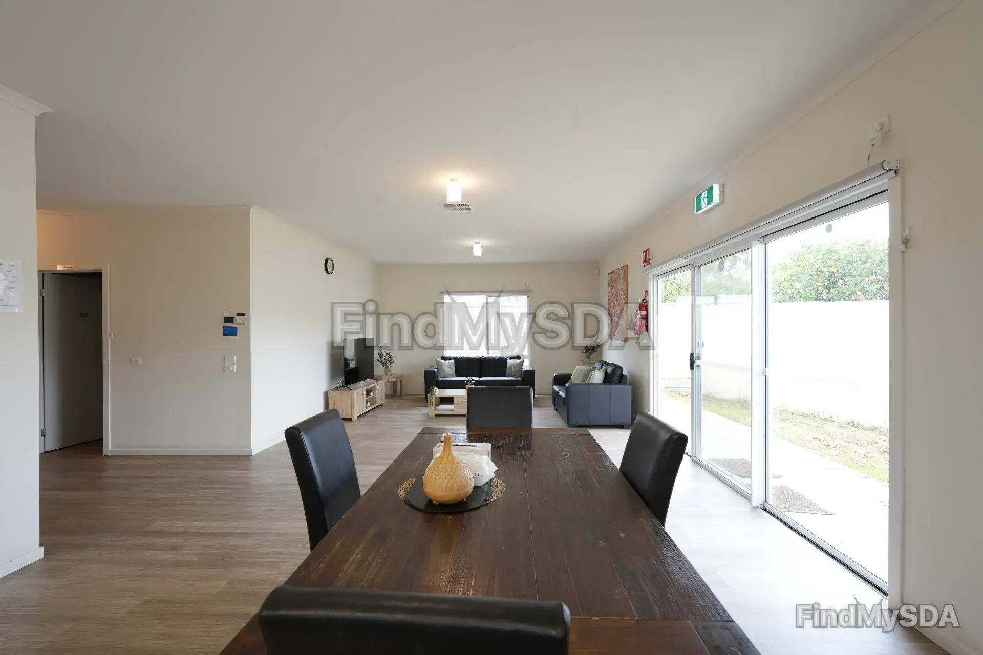 Miles Street — Home image 14