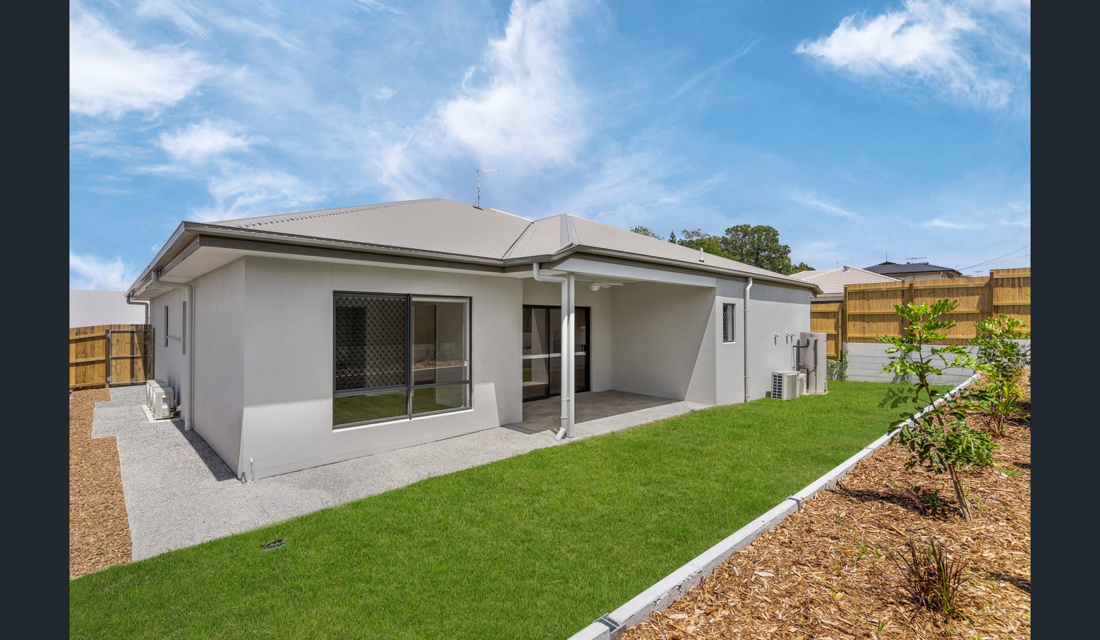 Comfort & Independence in Slacks Creek: Exceptional SDA Home. — Home image 8