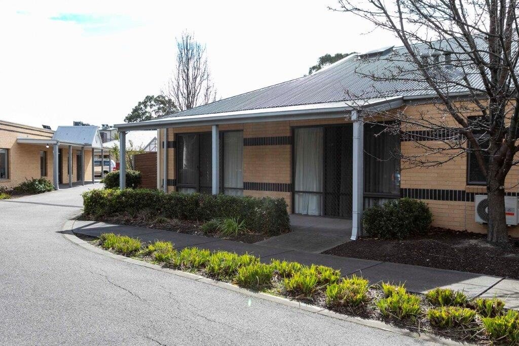 High Physical Support vacancy in Thornbury property with community garden in Thornbury