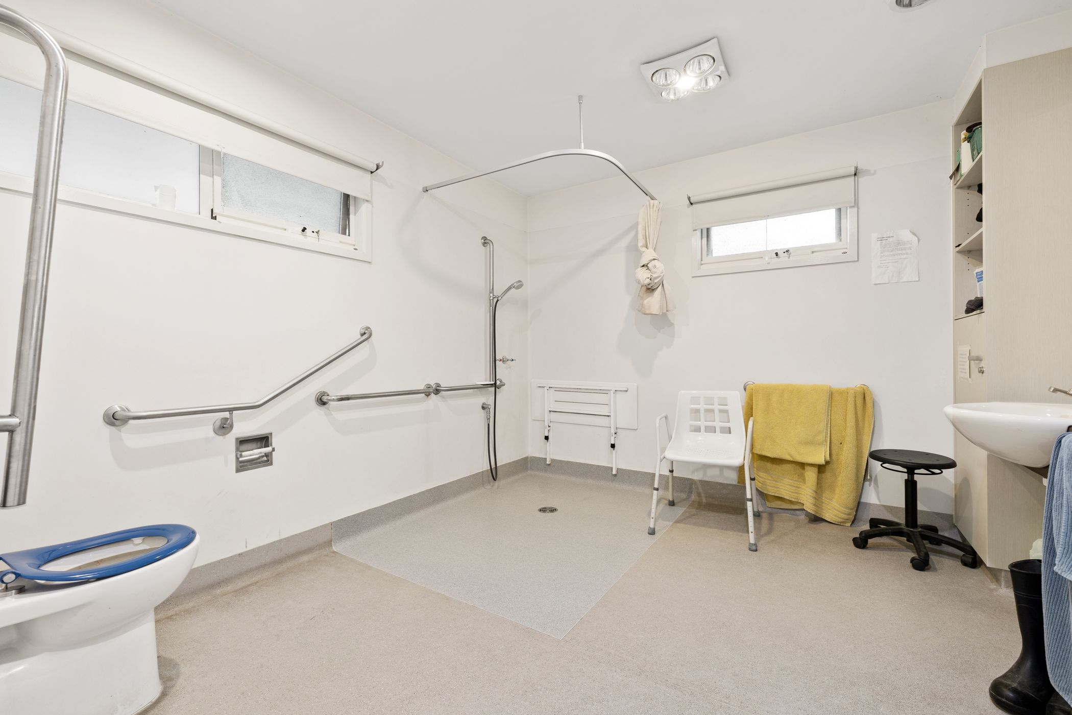 Spacious Aspendale Gardens Home — Home image 4