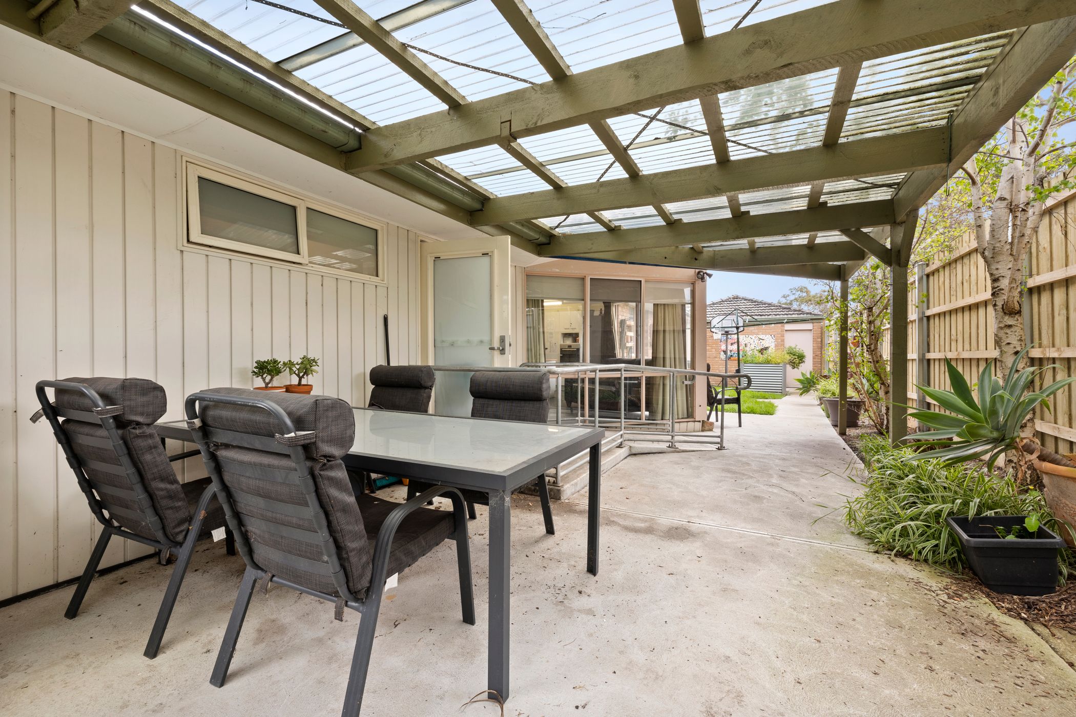 Spacious Aspendale Gardens Home — Home image 6