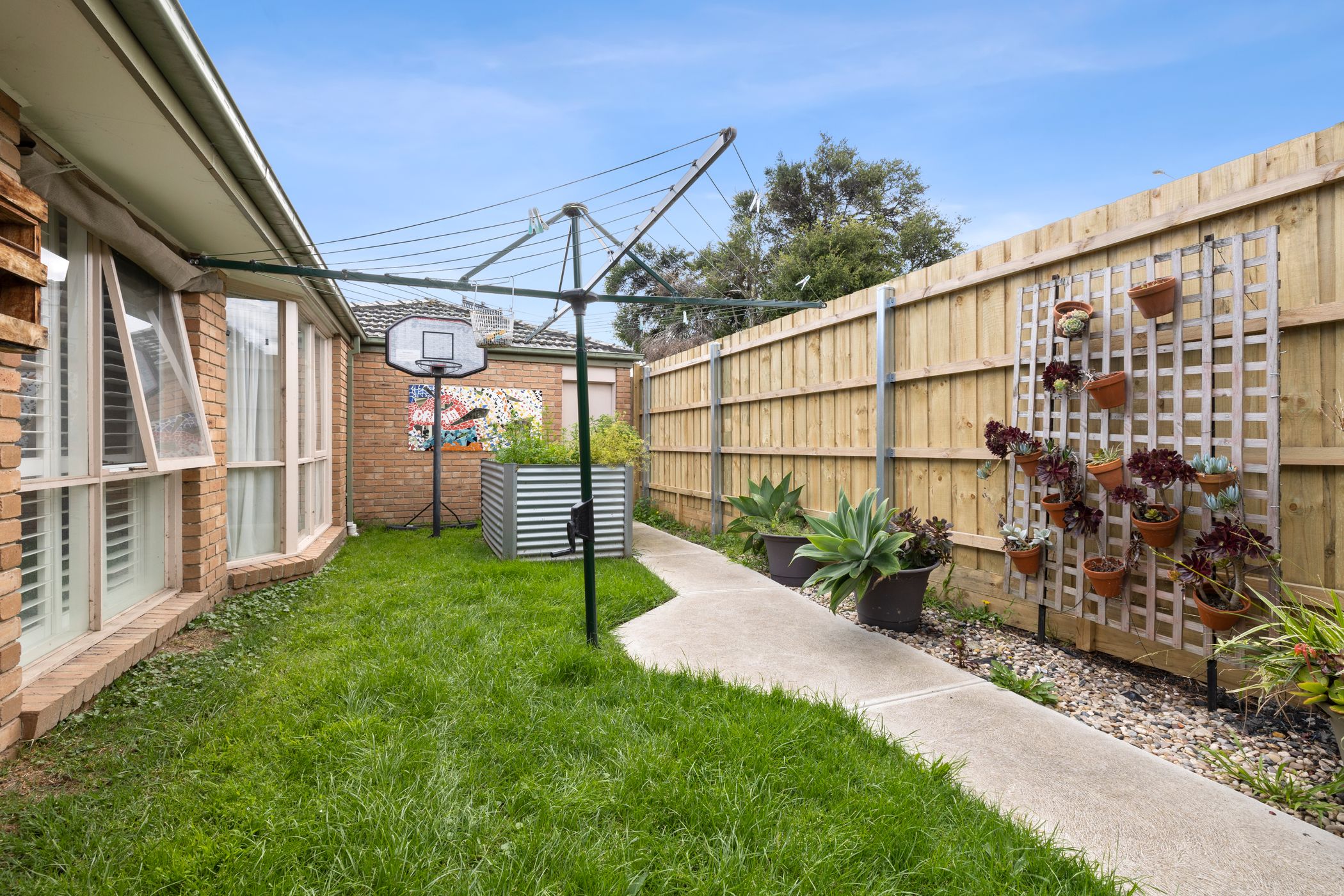 Spacious Aspendale Gardens Home — Home image 8