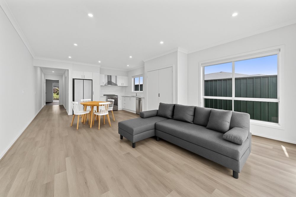 Side-by-Side Strength & Independence: Robust SDA with No Shared Spaces in Melton South