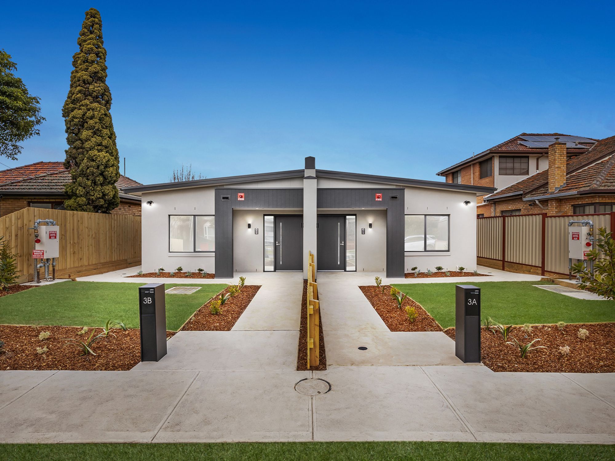 Dual residences in Pascoe Vale South, surrounded by calm, family-friendly streets — Home image 5
