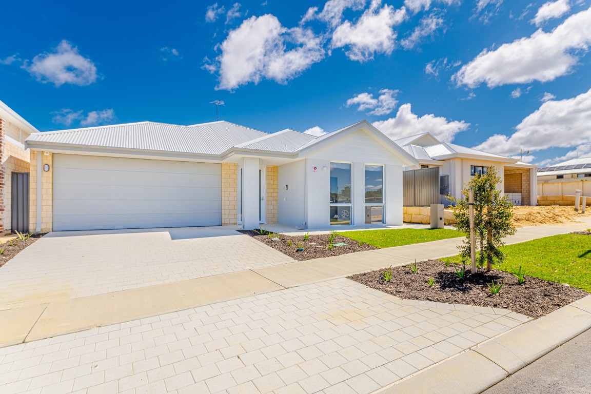 Breathtaking Oceanfront Living in Mindarie — Home image 8