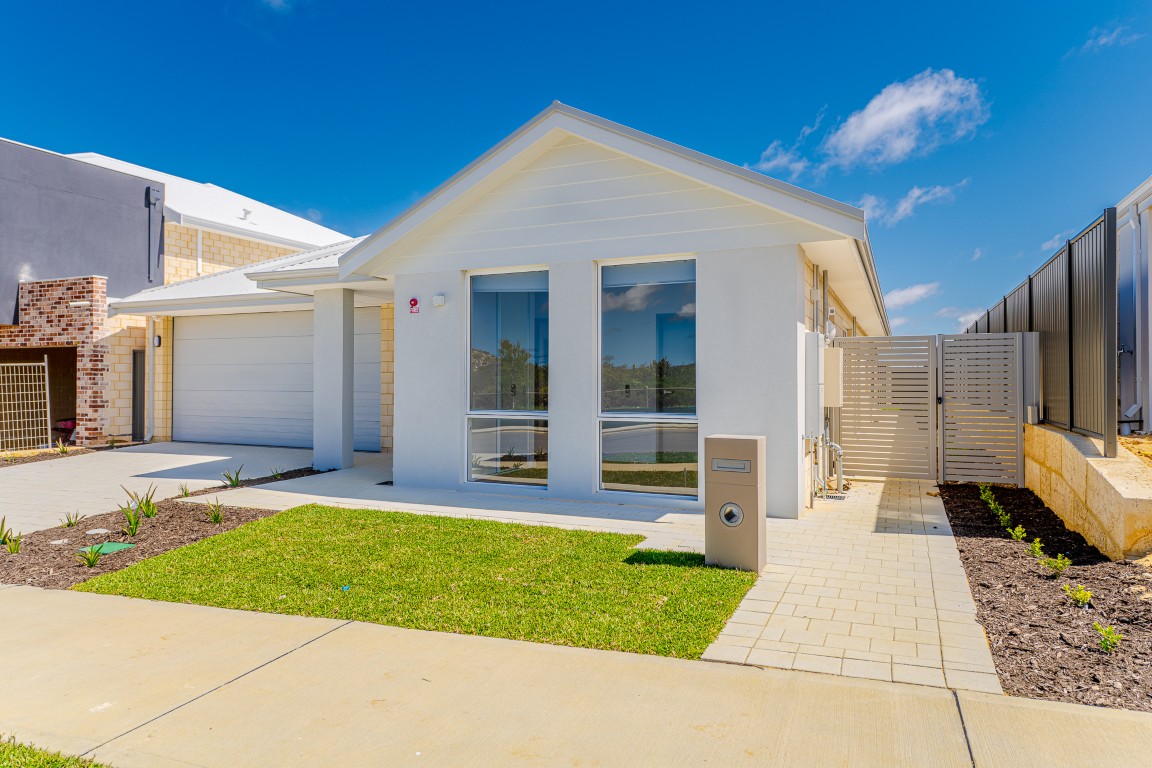 Breathtaking Oceanfront Living in Mindarie — Home image 11