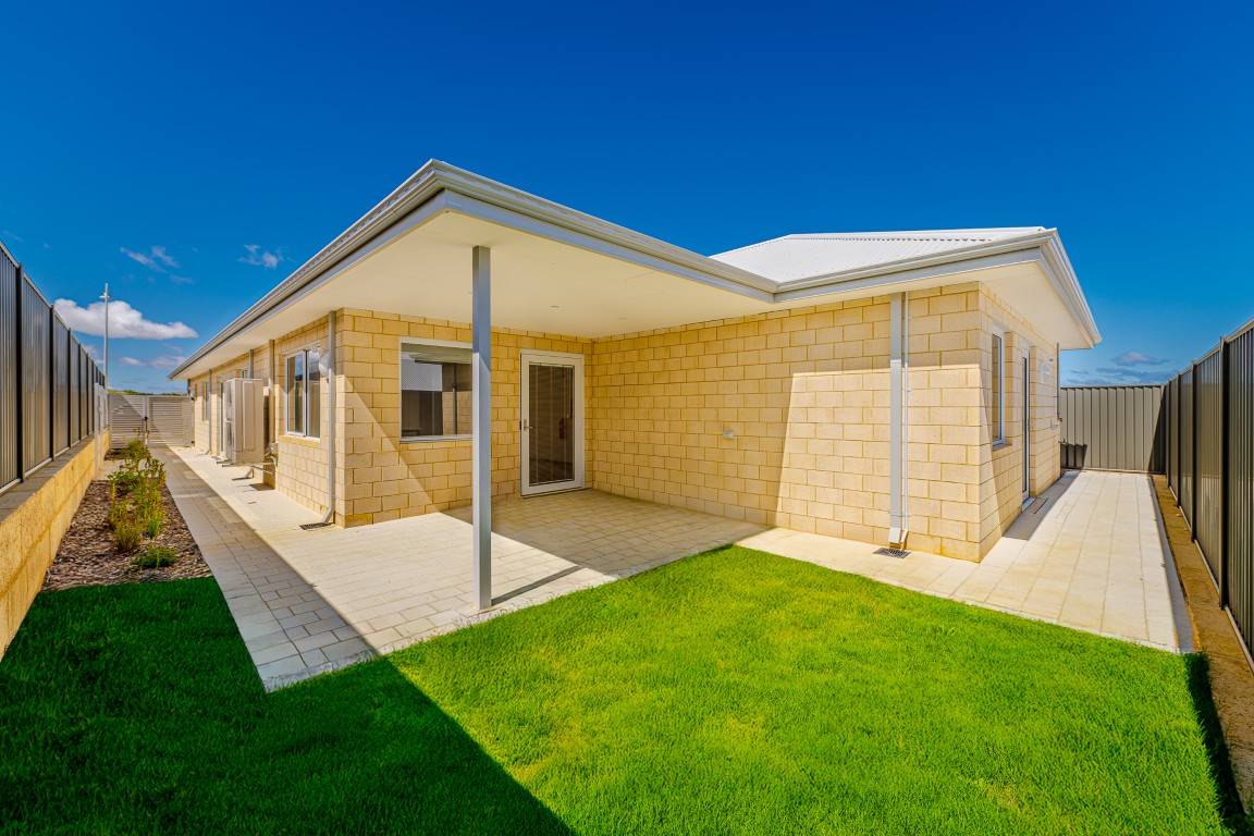 Breathtaking Oceanfront Living in Mindarie — Home image 12