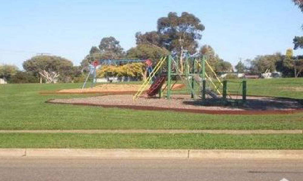 Delightful & UPDATED SIL House Morphett Vale in Morphett Vale