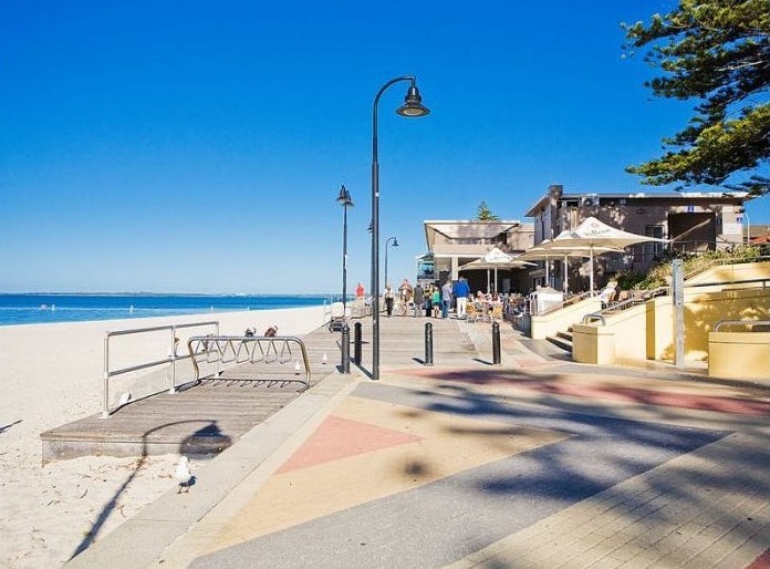 Bayside Mordern SIL in Monterey — Home image 4
