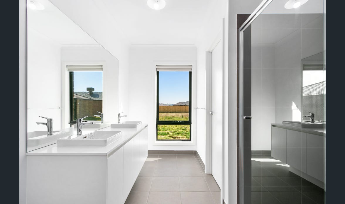 Madden Street, Morwell – Accessible SIL Home with 3 Vacant Rooms — Home image 3