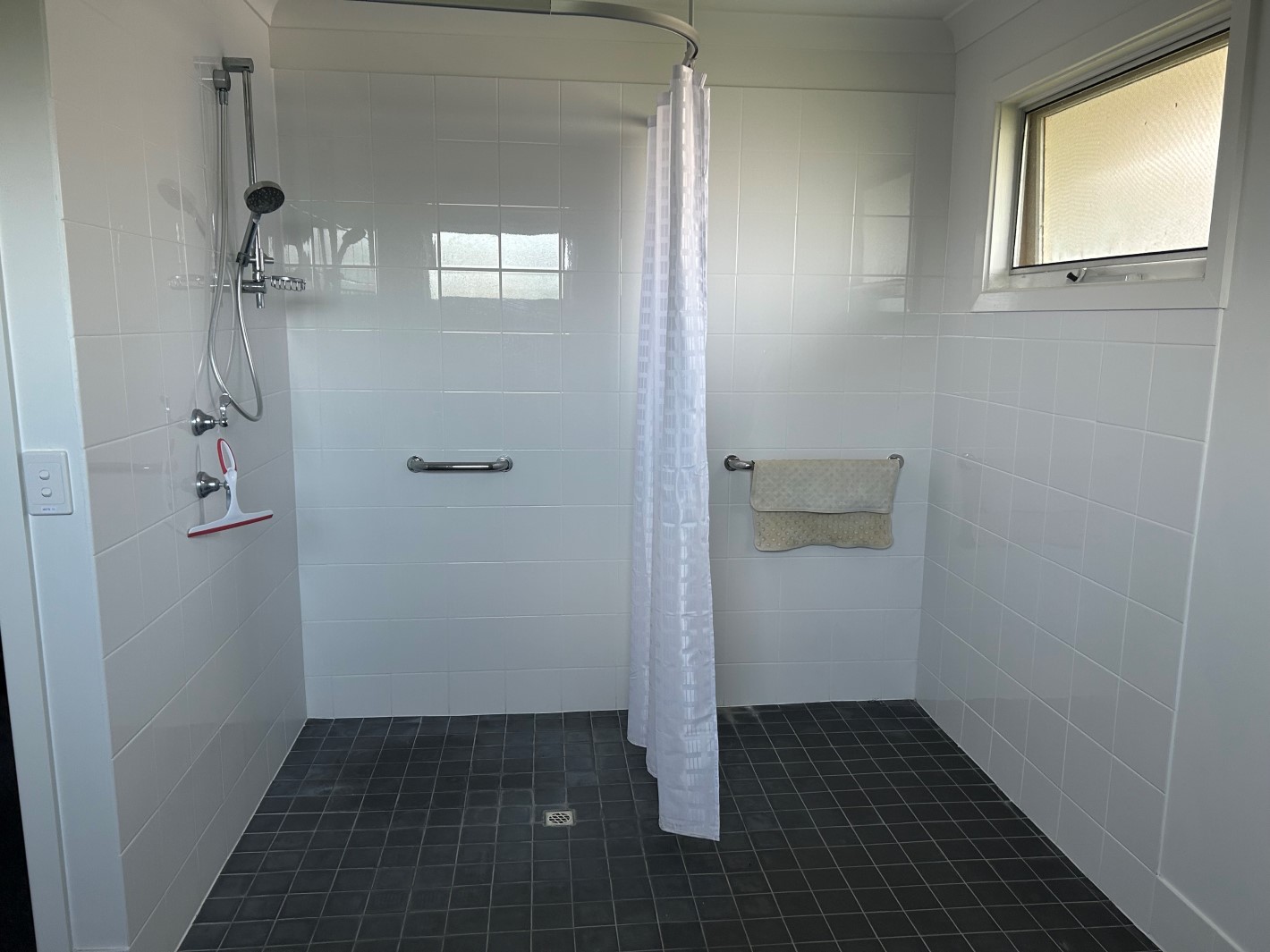 KINGSTON SOUTH EAST AVAILABLE NOW! 3 Bedroom Basic Share Home — Home image 4