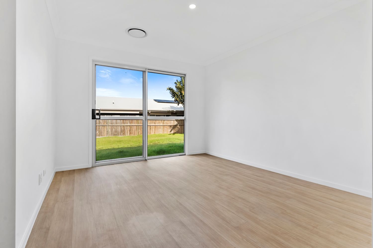 Urangan, Hervey Bay QLD - Robust Duplex (Villa One) — Home image 2