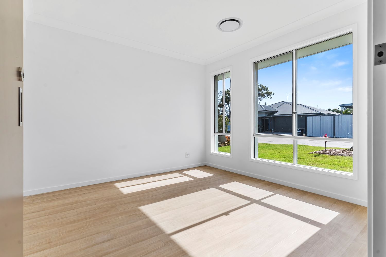 Urangan, Hervey Bay QLD - Robust Duplex (Villa One) — Home image 15