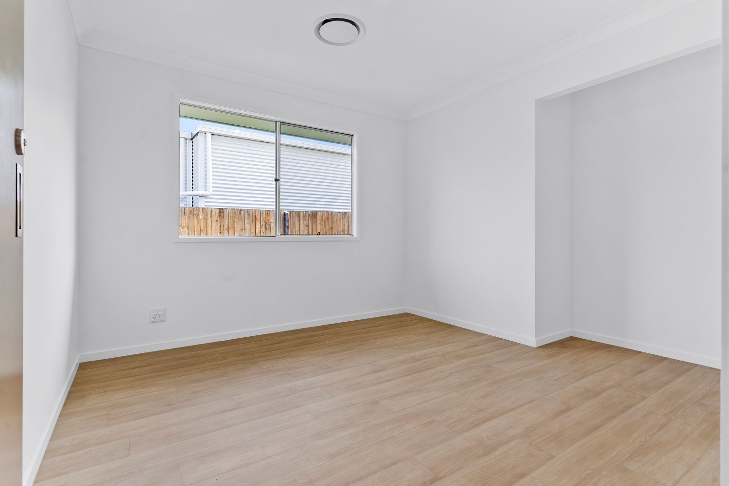 Urangan, Hervey Bay QLD - Robust Duplex (Villa One) — Home image 17