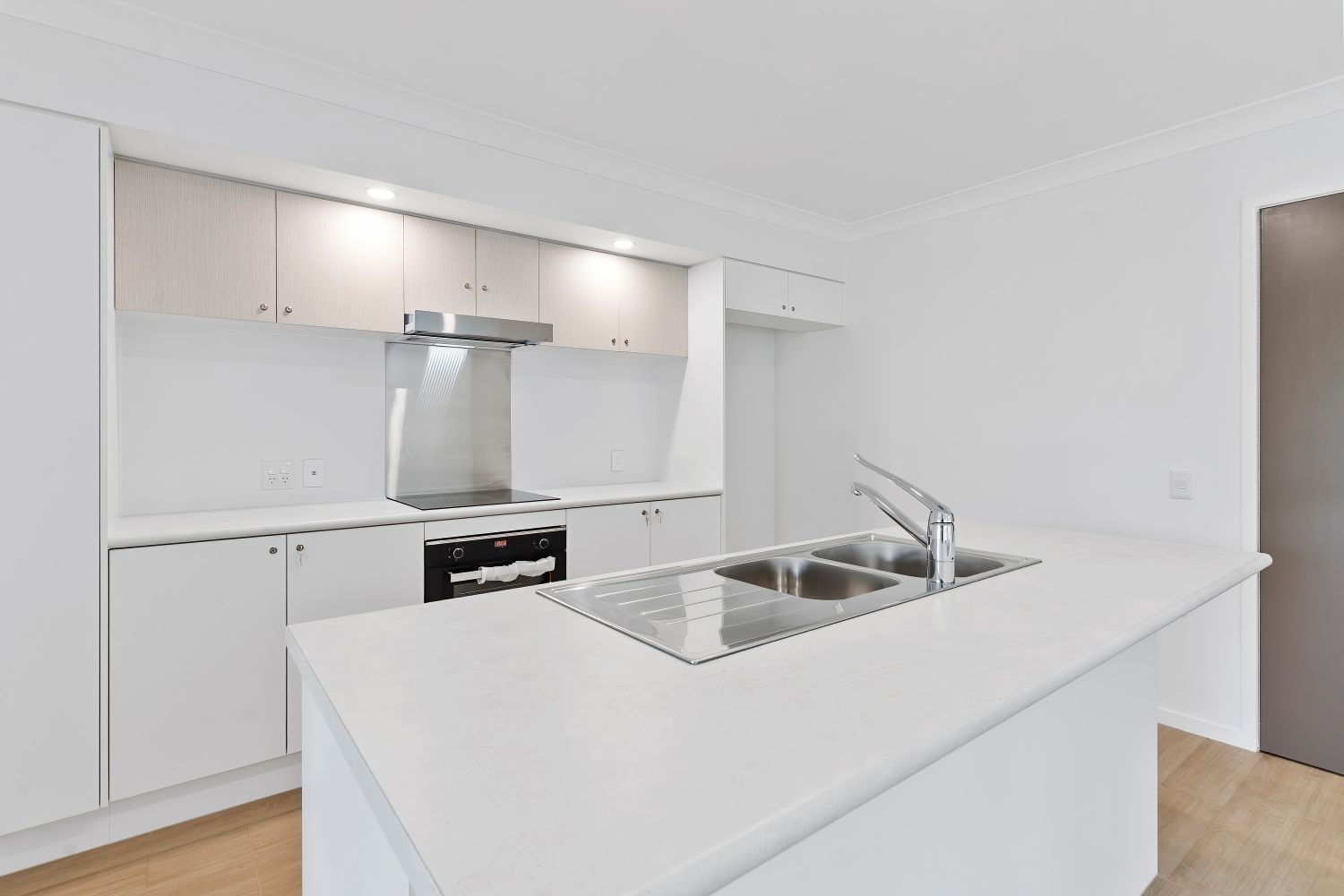 Urangan, Hervey Bay QLD - Robust Duplex (Villa One) — Home image 34