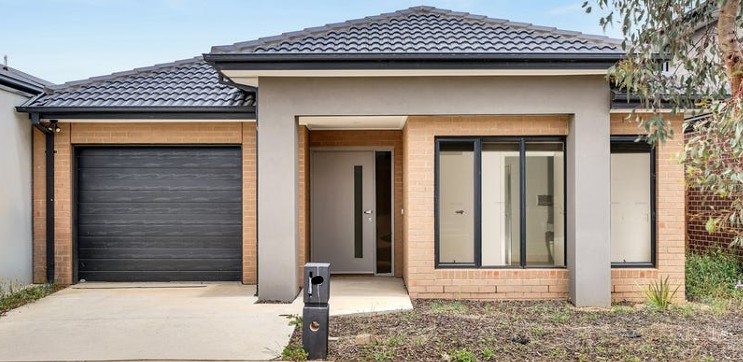 Brand-New Robust Home in Mambourin Spacious 2+1 Living in Mambourin