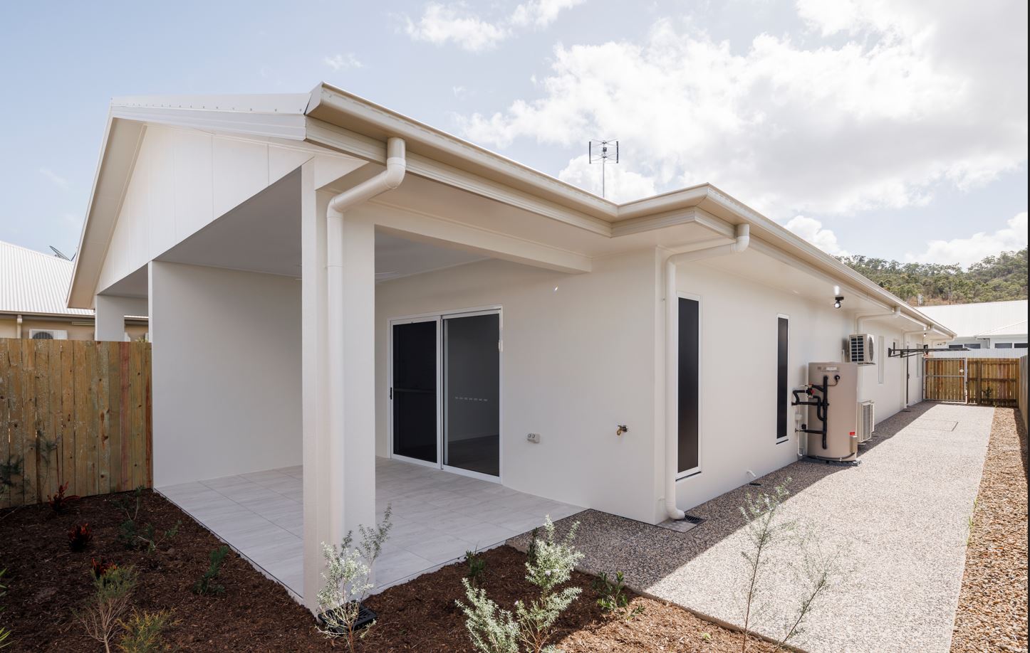 SDA Fully Accessible 1 x 2 Duplex Mount Louisa, Townsville — Home image 2