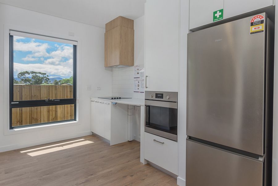 Accessible living at its best – custom features, fully accessible, high-quality home in Claremont — Home image 10