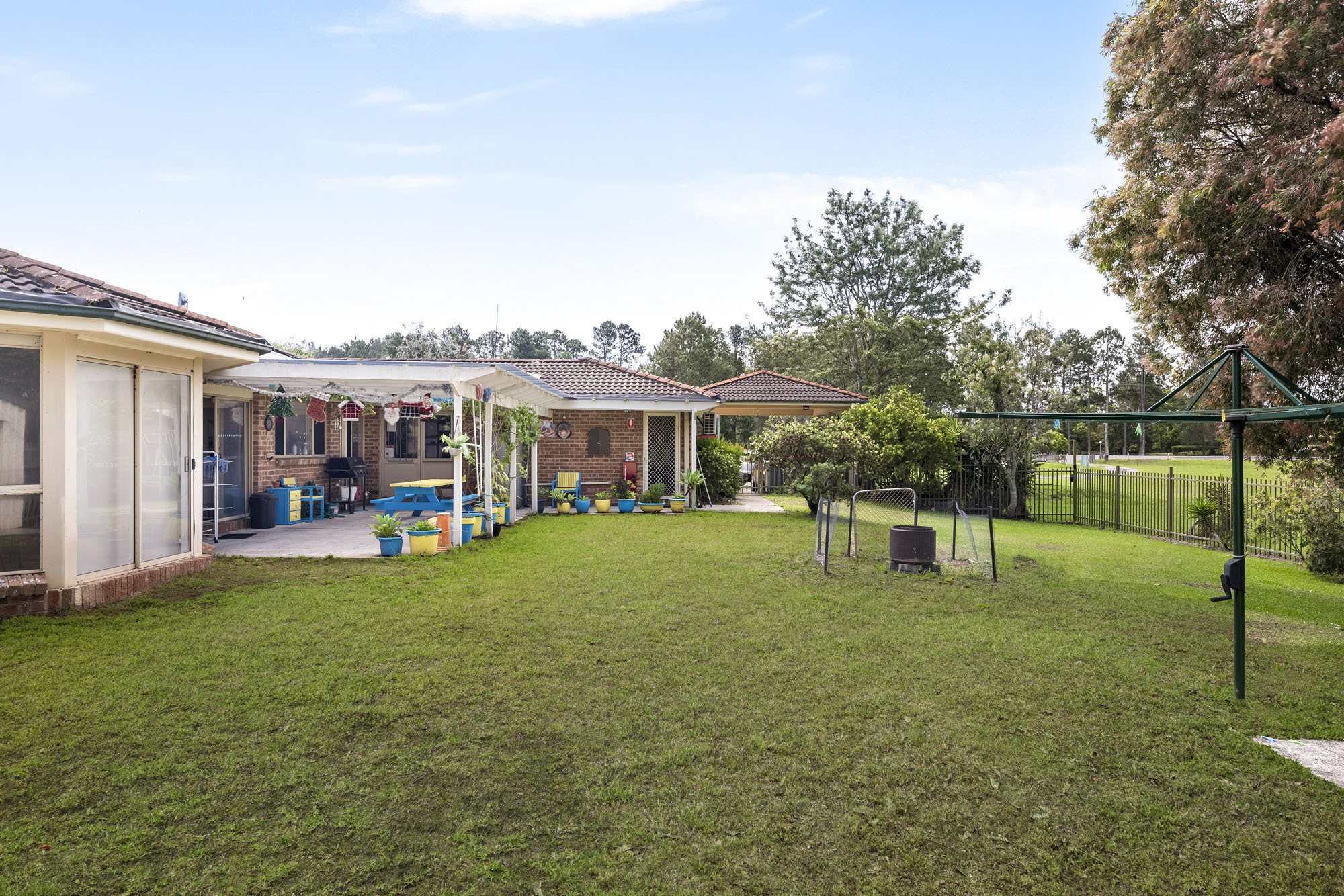 Self contained studio unit in Williamtown on acreage in Williamtown