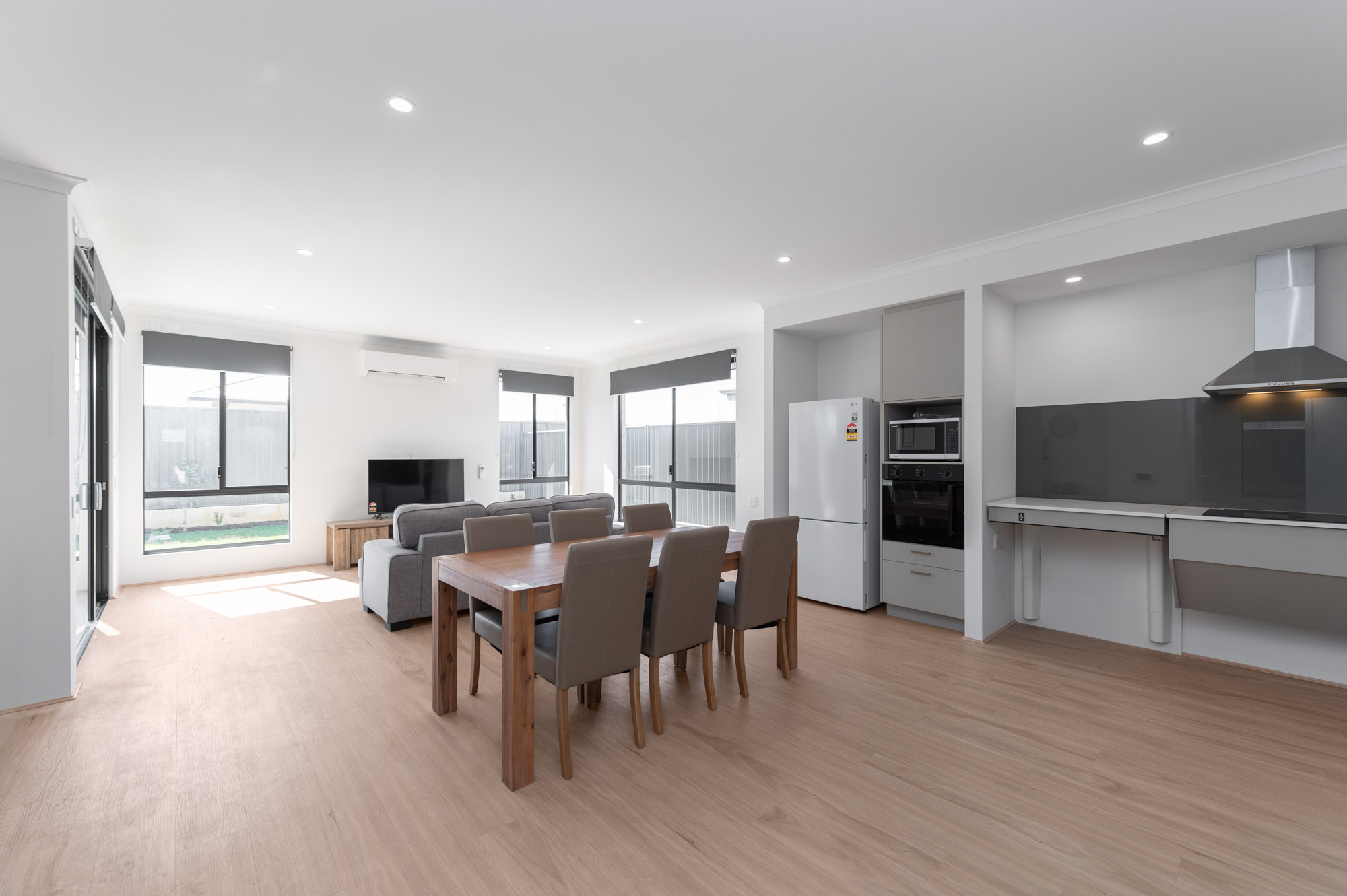 Modern SDA HPS 3 Residence House with OOA for Rent — Home image 5