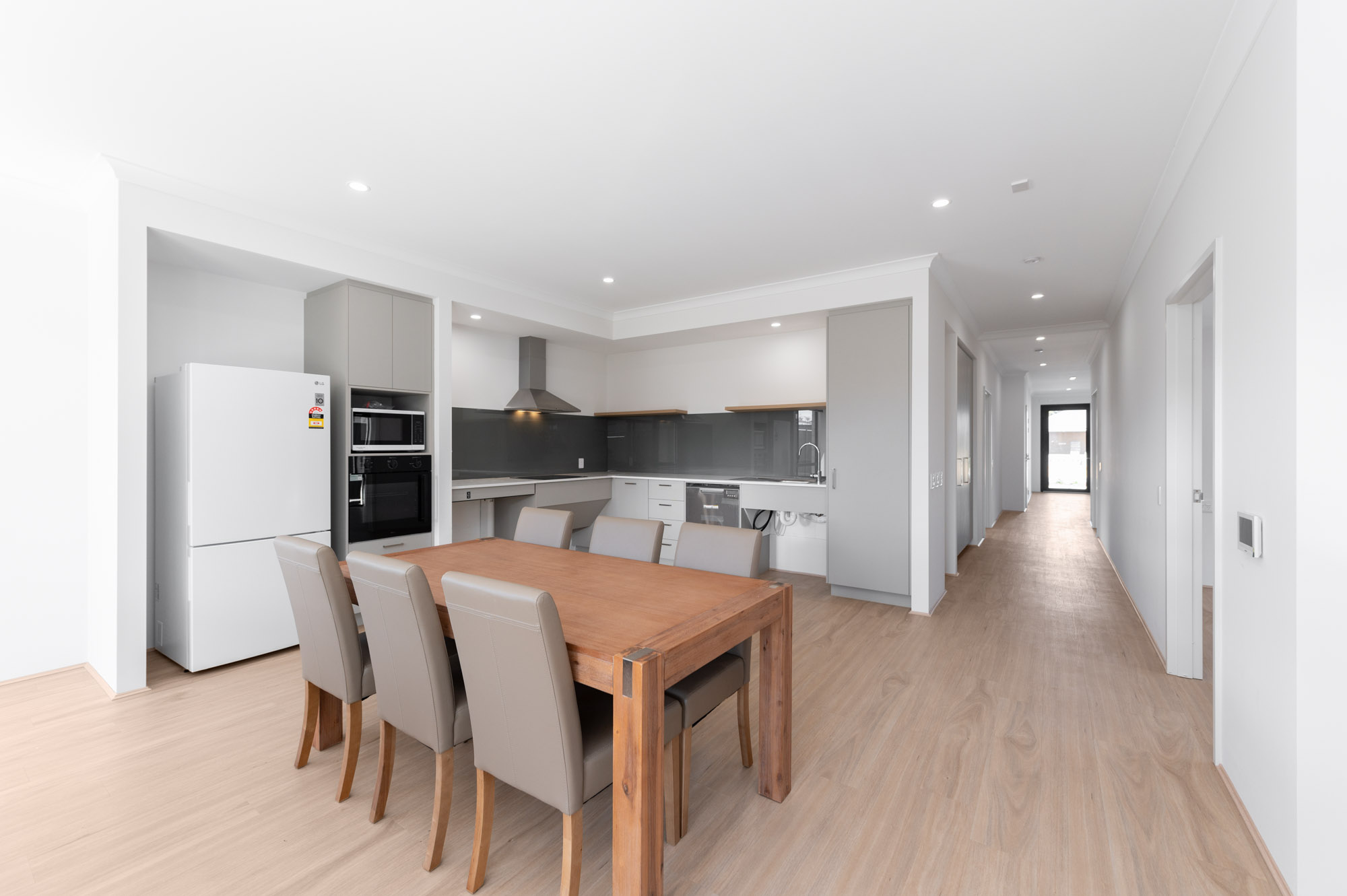 Modern SDA HPS 3 Residence House with OOA for Rent — Home image 8