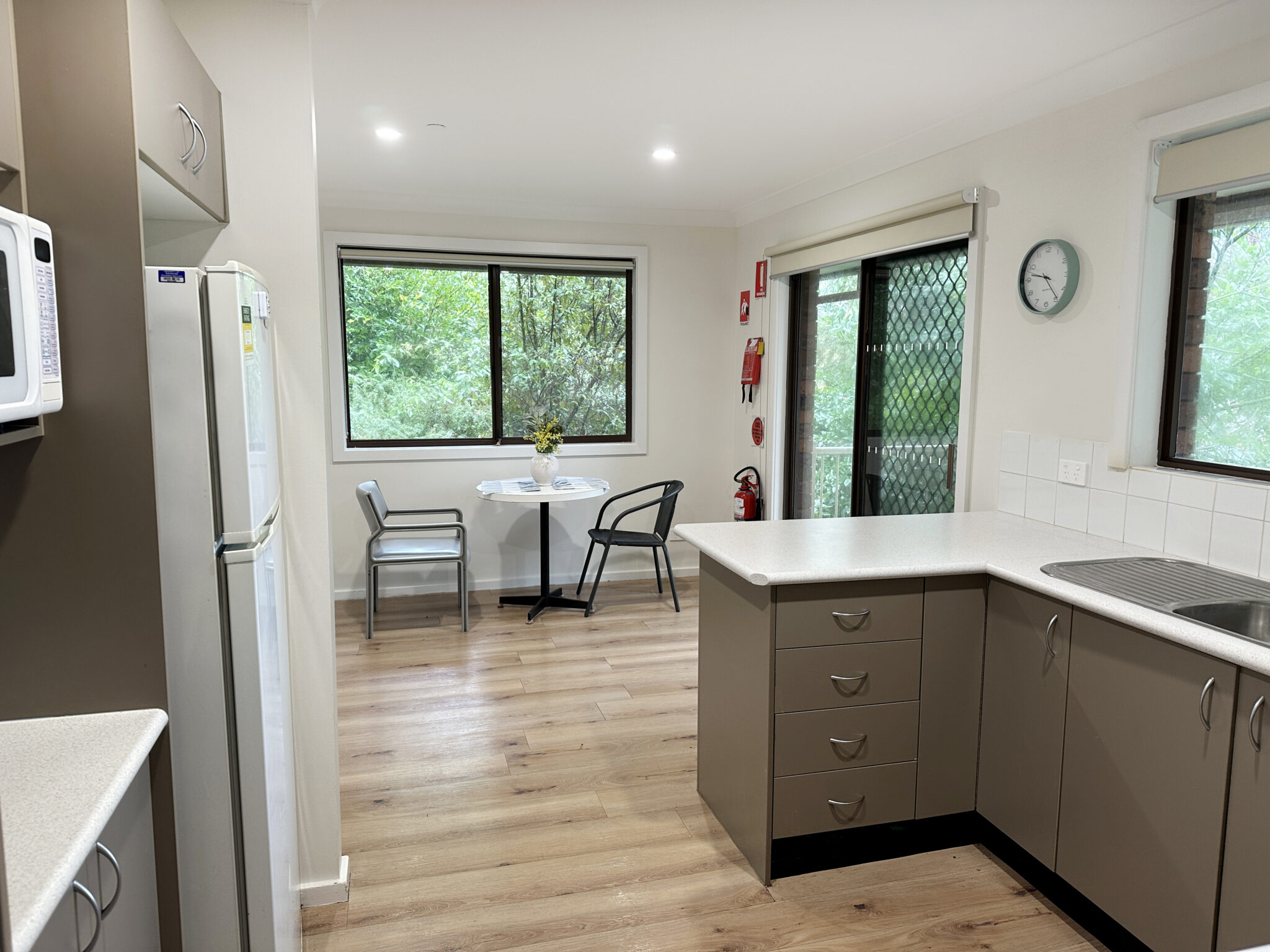 Single occupancy 2 bed villa, designed for Independent living in a great location — Home image 5