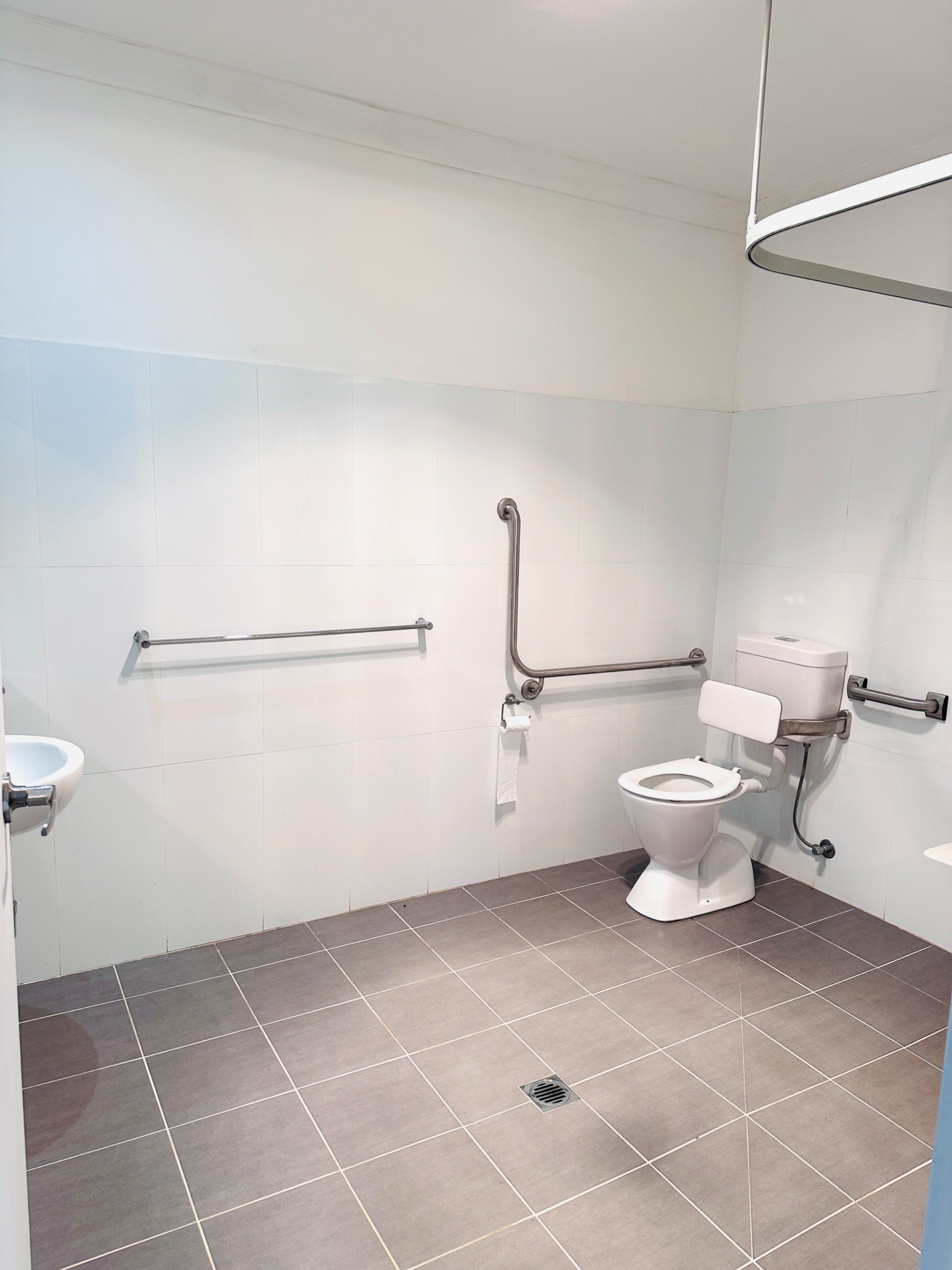 Female ONLY Wheelchair Accessible SIL, MTA Home ONE VACACNY — Home image 5