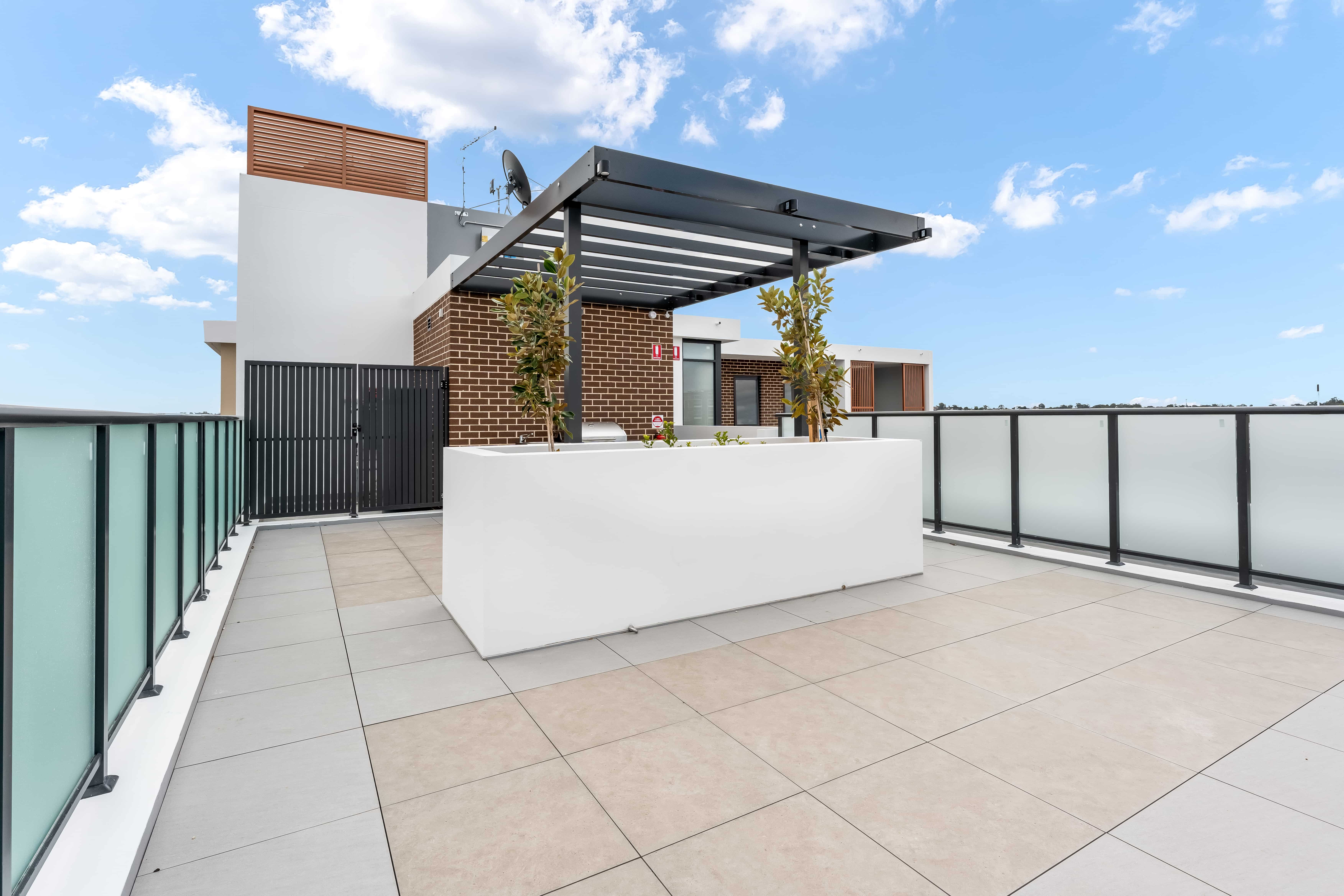 Prime location: HPS 1& 2-Bedroom SDA apartments in Liverpool — Home image 6