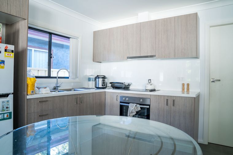2 Bedroom Granny Flat with spacious living area — Home image 4