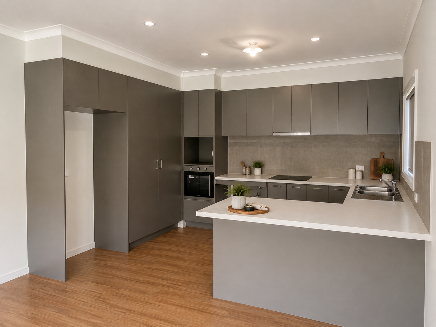 HOLTS, Darley - HPS in Melbourne