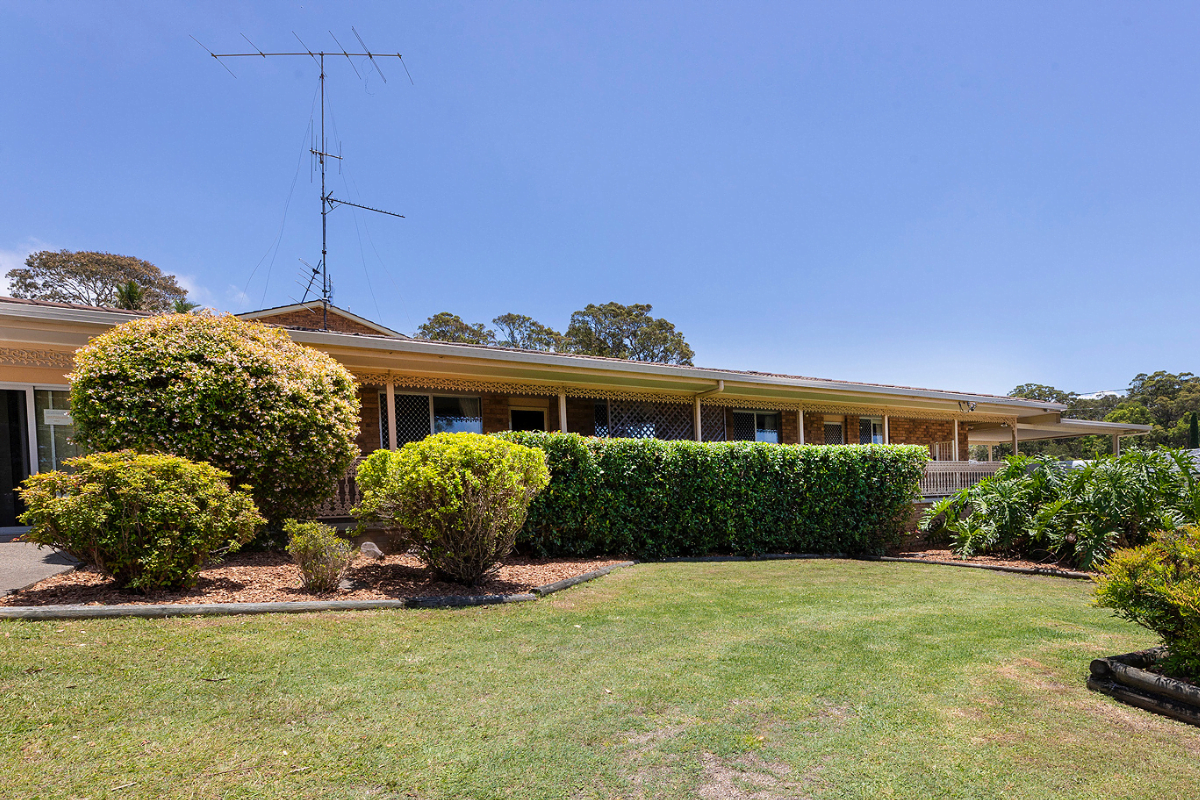 A well presented SIL home, close to all town amenities and the beach in Forster