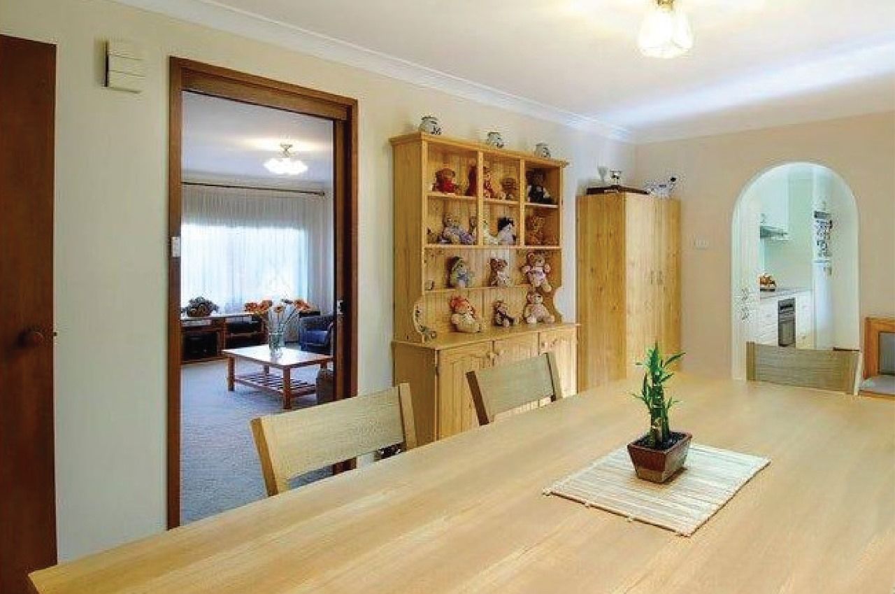 GREAT ENTERTAINING HOME WITH POOL in Castle Hill
