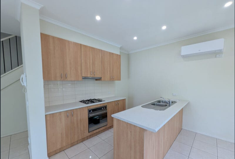 Accessible SIL Accommodation with Three Vacant Rooms in Cumberland Road — Home image 7