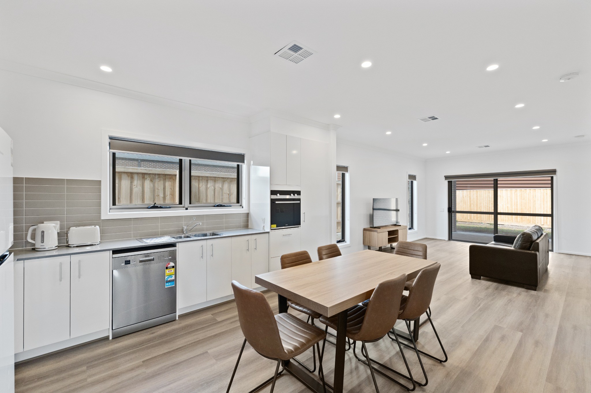 MERIDIE, Darley, VIC - ROBUST/IL in Darley