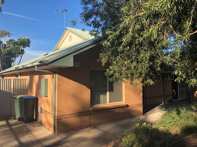 Live Alone - 2 Bedroom - Improved Livability Home in Enfield