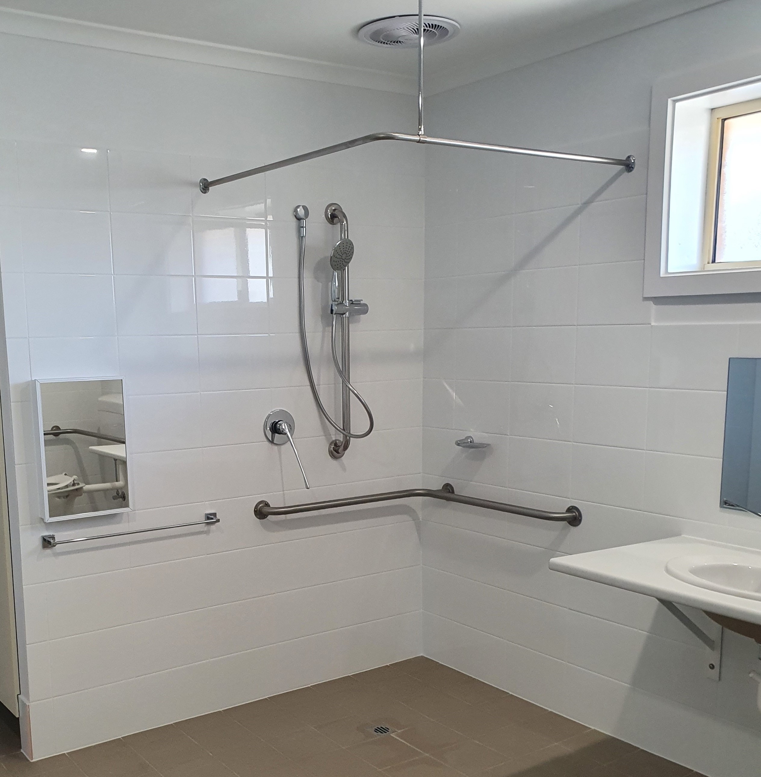 Live Alone - 2 Bedroom - Improved Livability Home — Home image 7